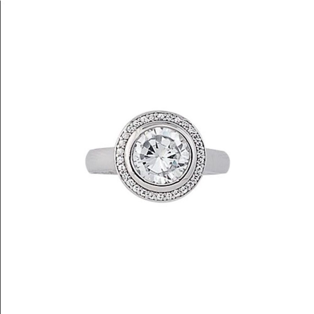 💍STUNNING lia sophia “Showdown” ring size  10 or 11 NWT🏷 great for travel!